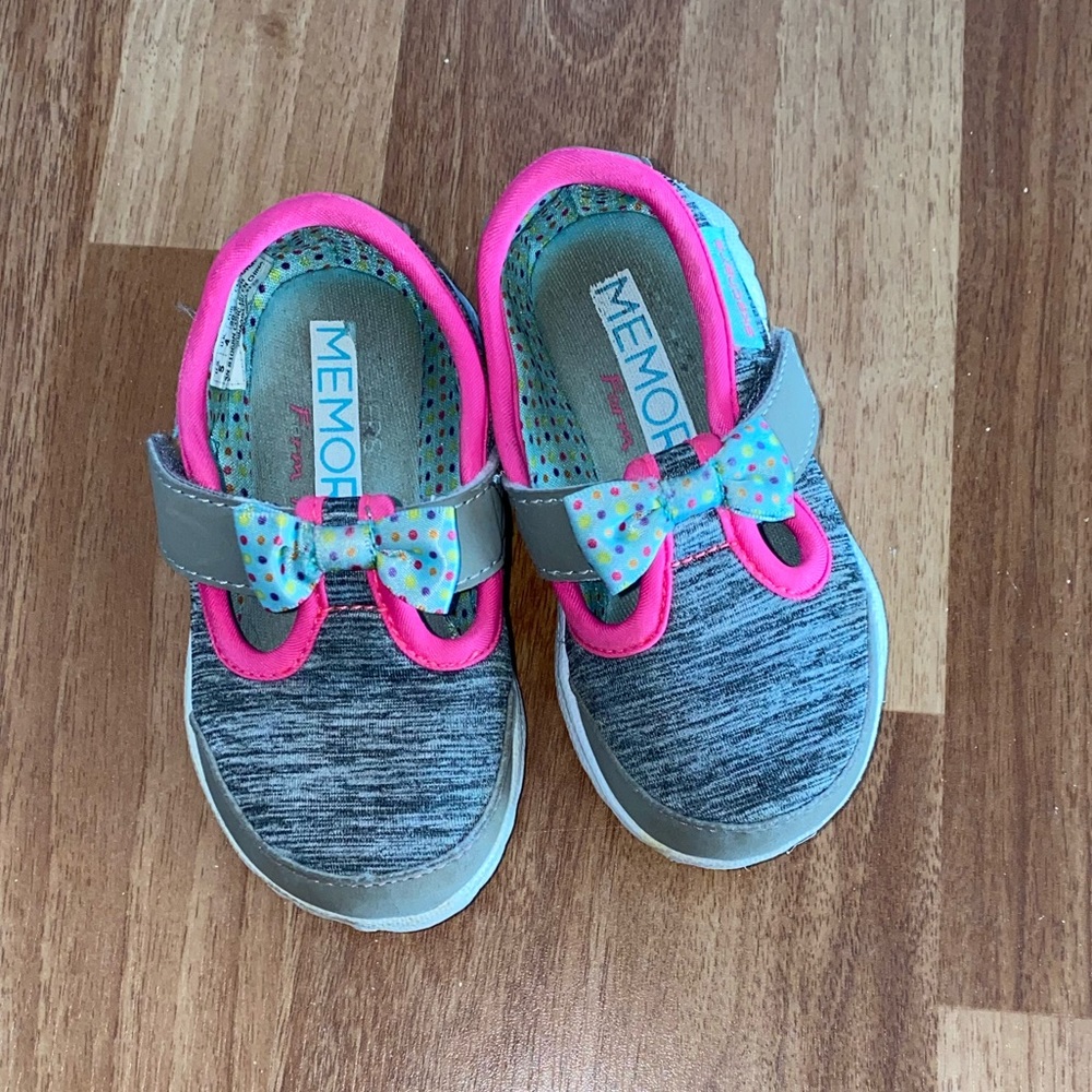 Sketchers shoes